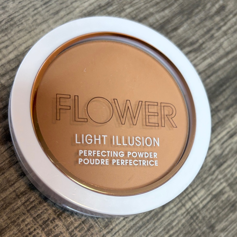 🌵5 for $20🌵Flower Tawny Light Illusion Perfecting Face Powder